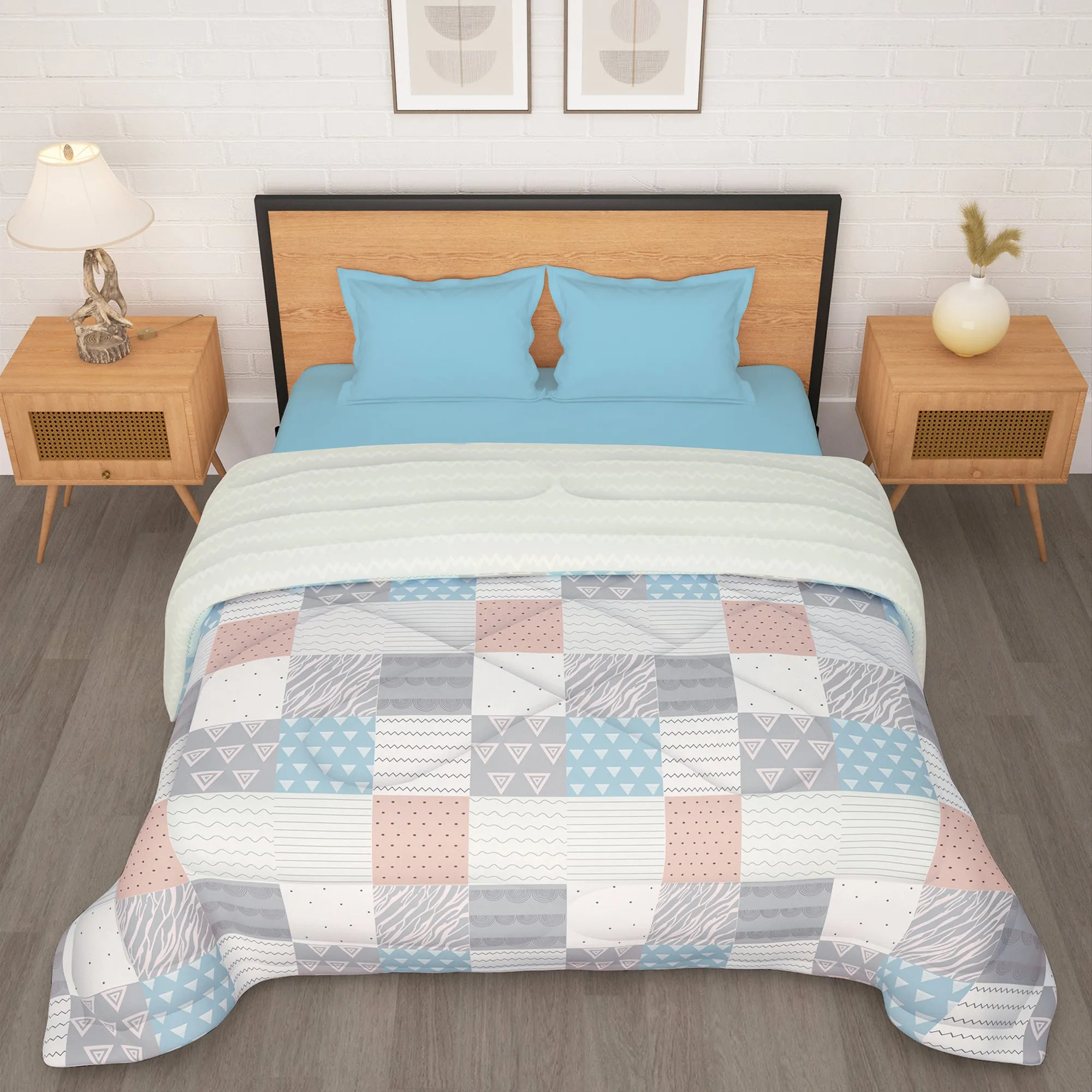 180 GSM Peach Geometric Microfiber Fusion Reversible Double / Single Comforter