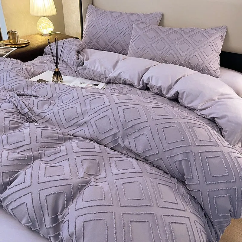 Bedding Set with Euro Geometric Design