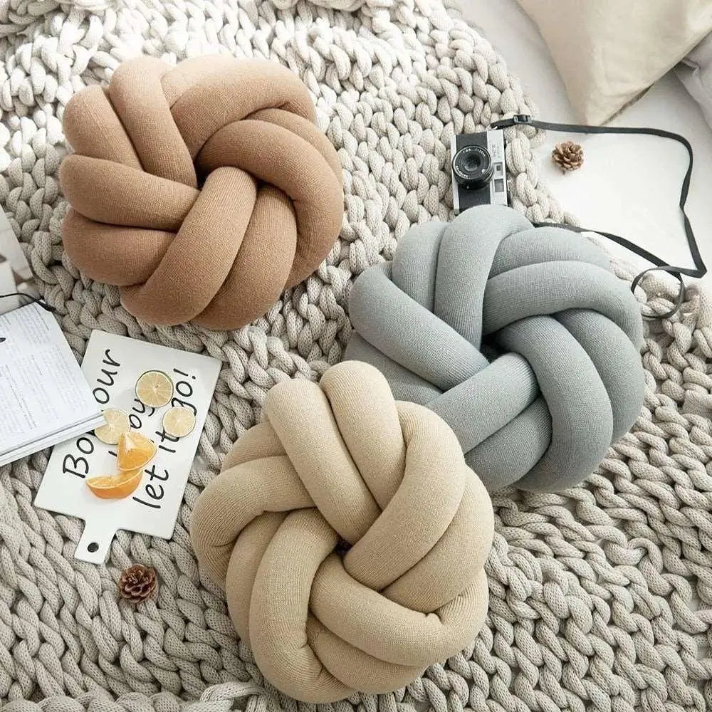 Cotton Knot Pillow - Baumwollknoten-Kissen