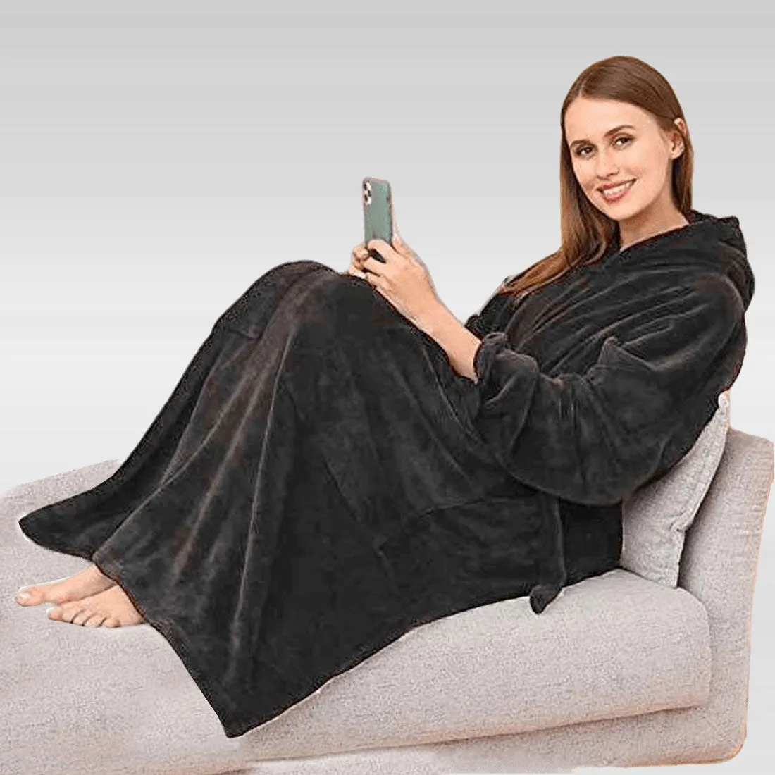 Cuddlee Blanket with Sleeves in Black