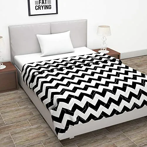 Divine Casa 110 GSM Microfiber Summer Single Size Reversible Printed Comforter for AC Room & Mild Winter (Zig Zag, White and Black)