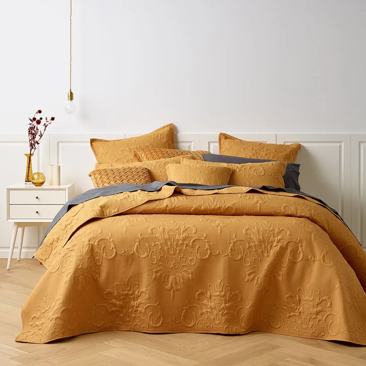 Gatwick Bedspread Set Gold By Bianca