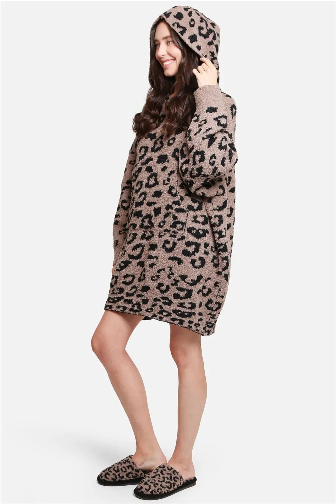 JCL2146 Leopard Super Lux Wearable Blanket