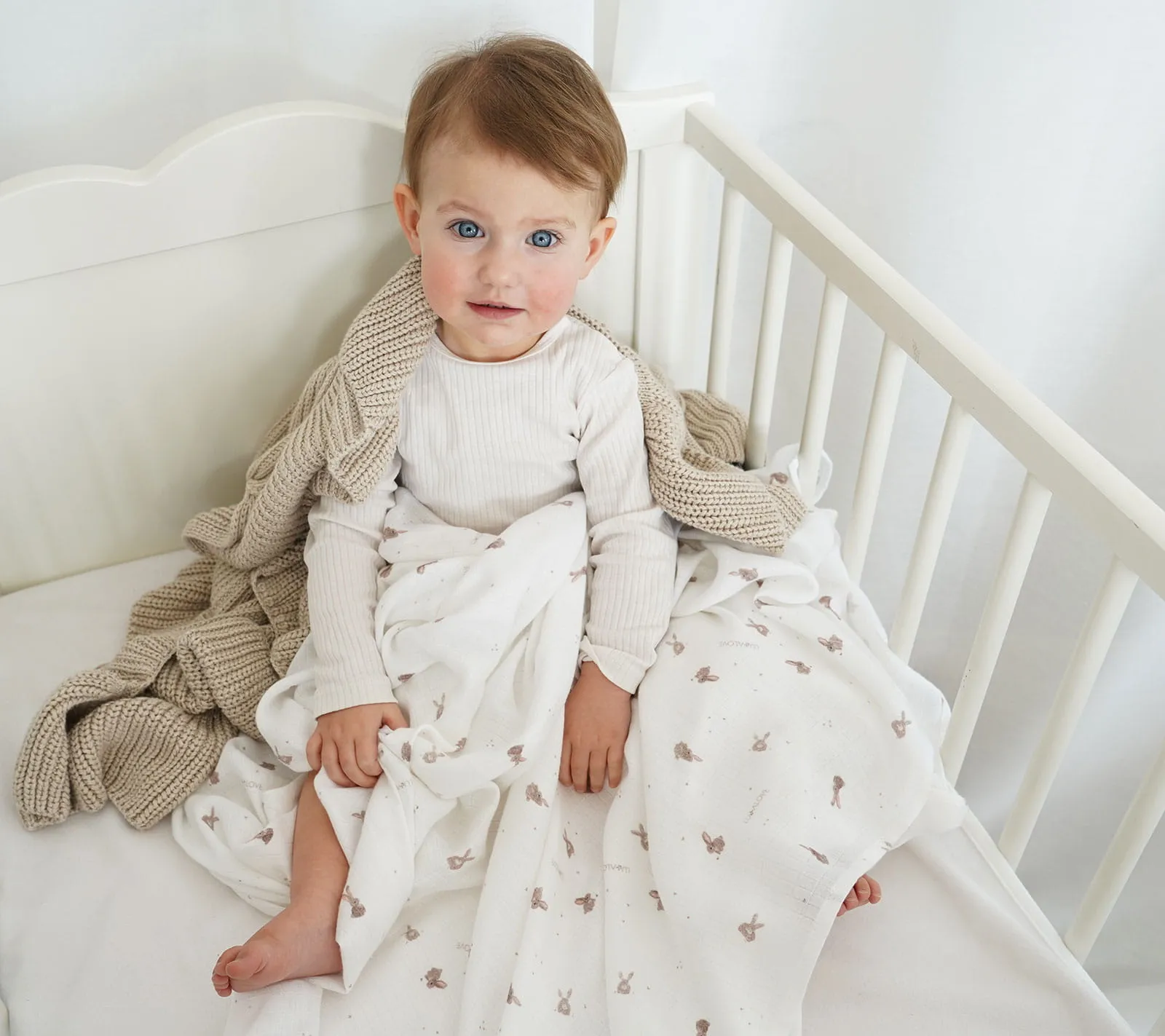 Lullalove Soft Bamboo Baby Blanket with a Frill