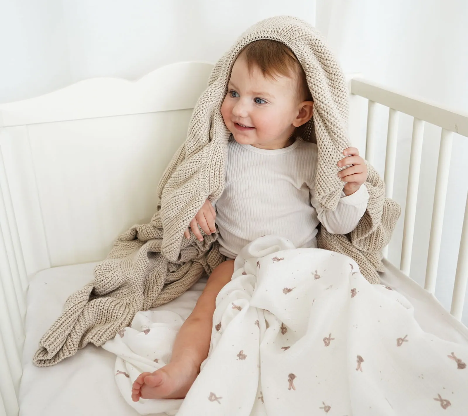 Lullalove Soft Bamboo Baby Blanket with a Frill