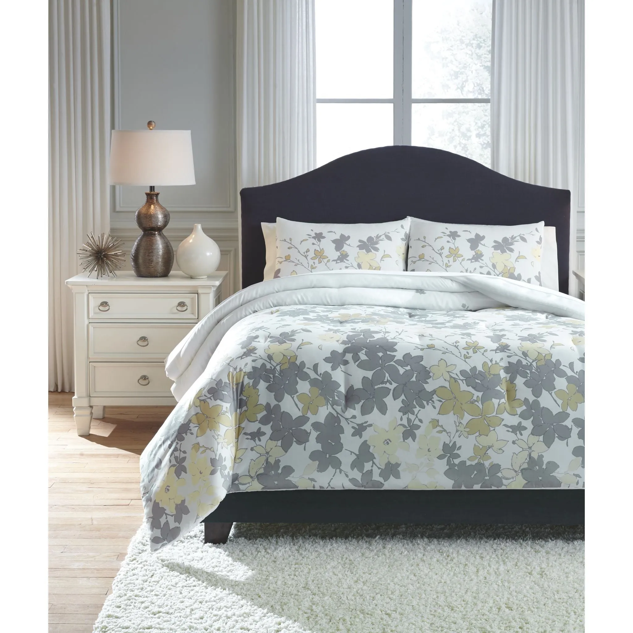 Maureen King Comforter Set