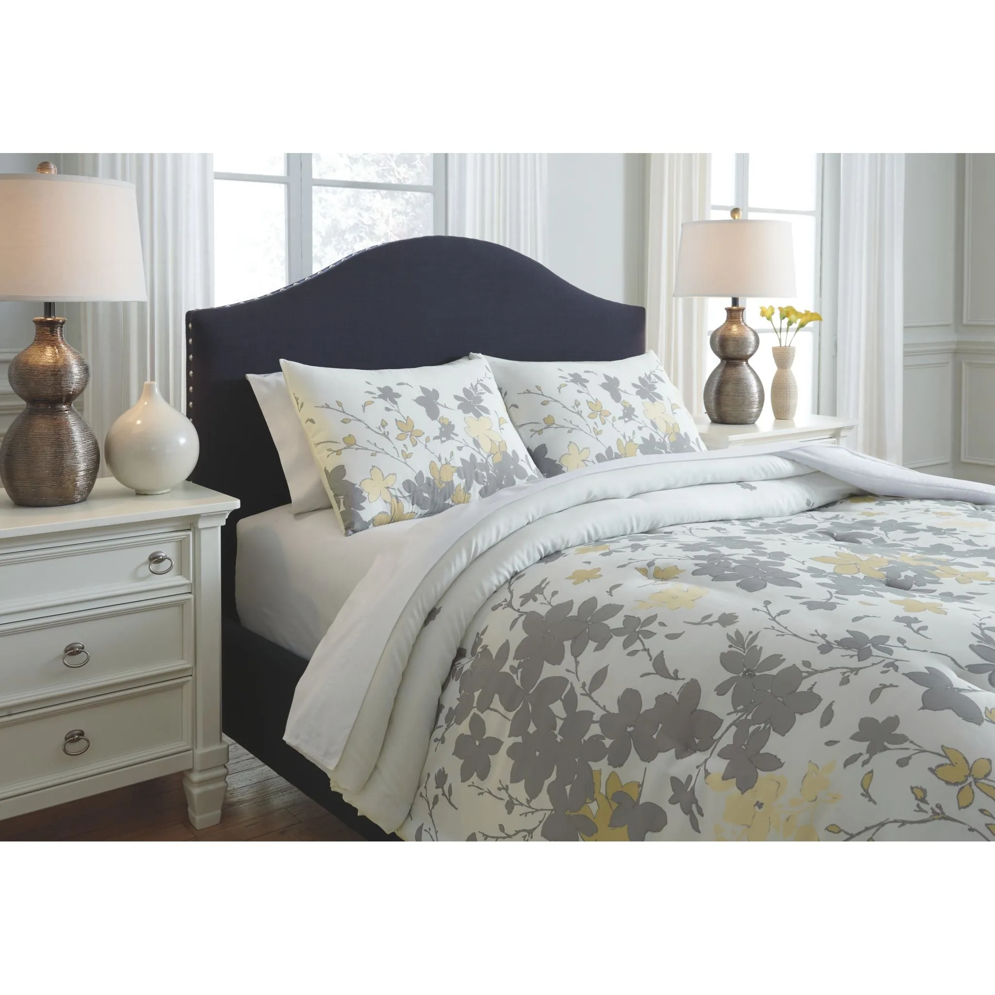 Maureen King Comforter Set