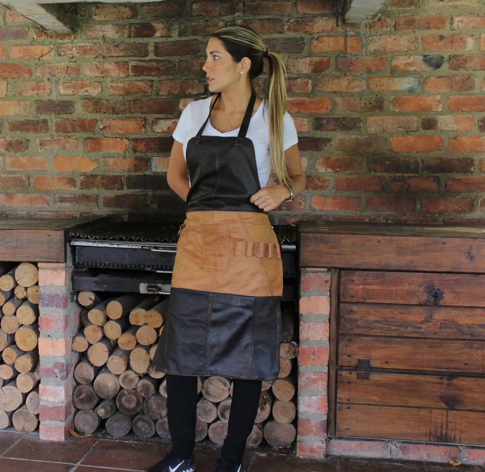 NATHAN Leather Apron in - Dark Brown and Tan Custom-made BBQ Restaurant fashion Name Initials