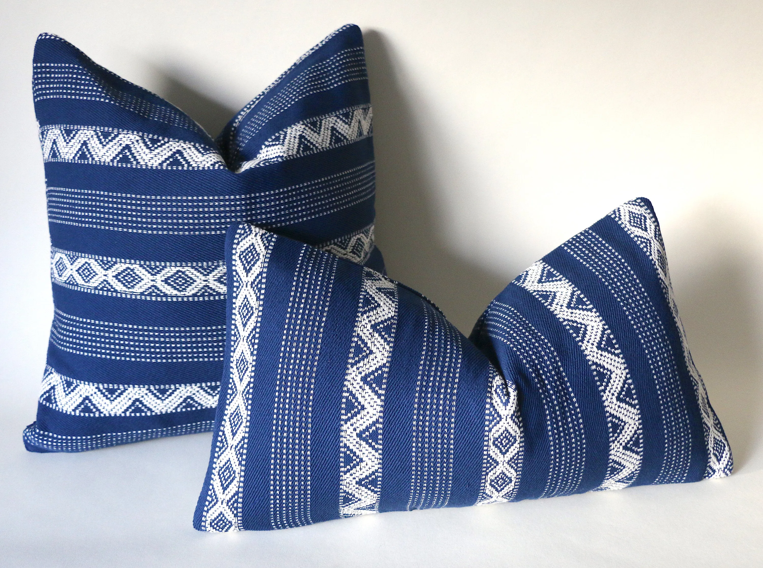 Navy Boho Woven Stripe Pillow / Blue & White Pillow Cover / Designer Zipper Pillow Cover / Bohemian lumbar Pillow cover / Boho Mudcloth Cushion cover