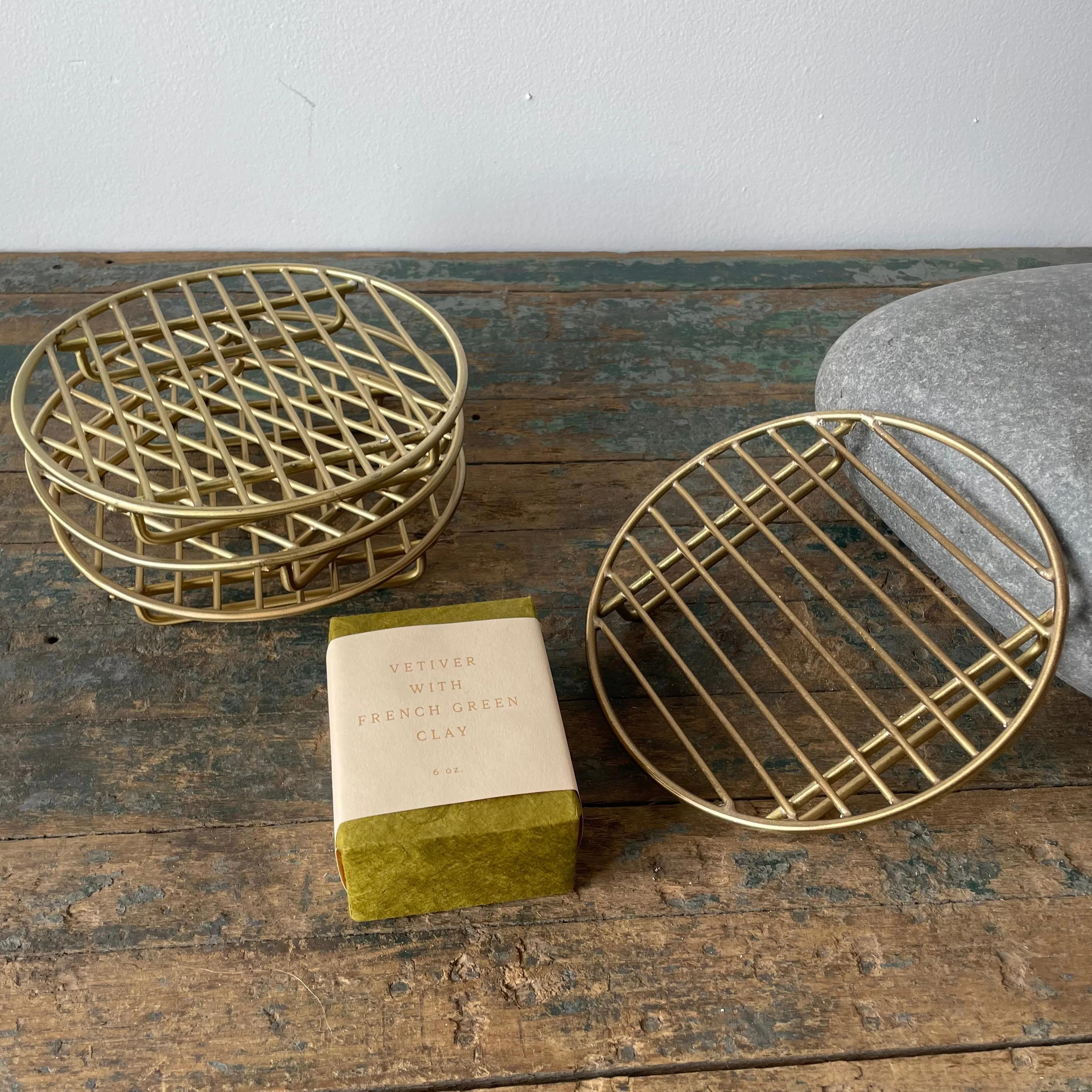 Round Brass Wire Stand